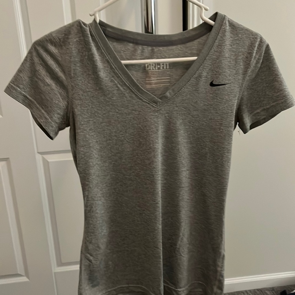 Nike dri fit tee shirt